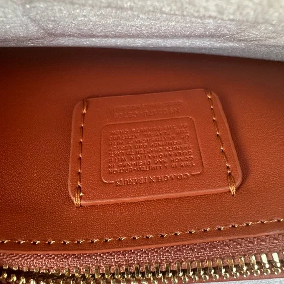 Coach X Peanuts Long Zip Around Wallet With Snoopy Woodstock Signature Motif - Picture 4 of 6